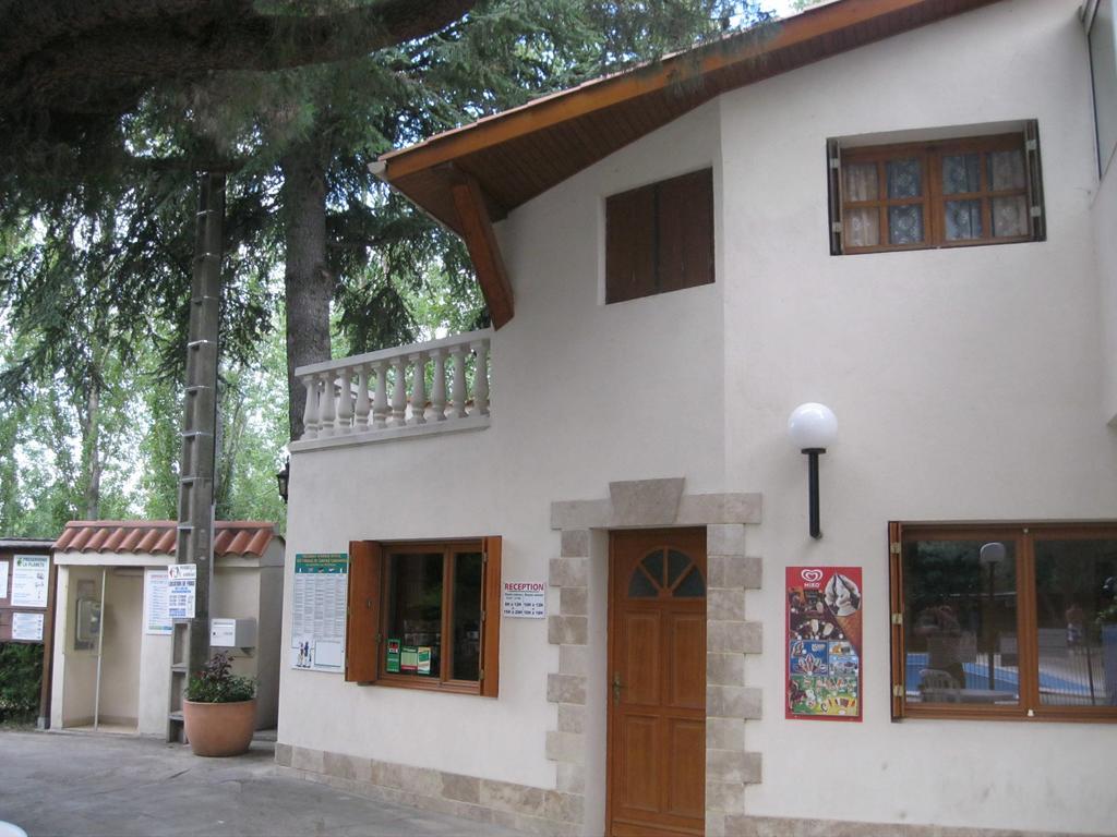 Camping Le Rebau Montblanc Exterior foto